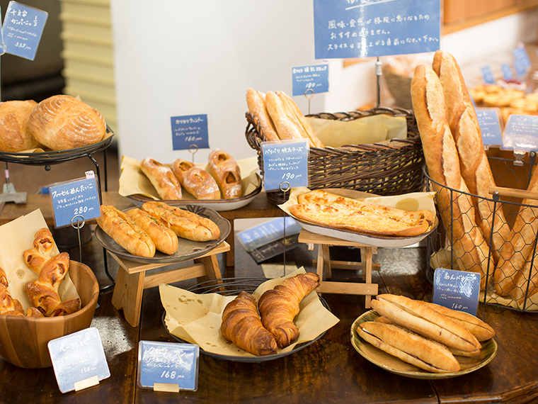 《広島県福山市／Sorairo》生地のおいしさをダイレクトに！　やみつき必至のパンが勢ぞろい。