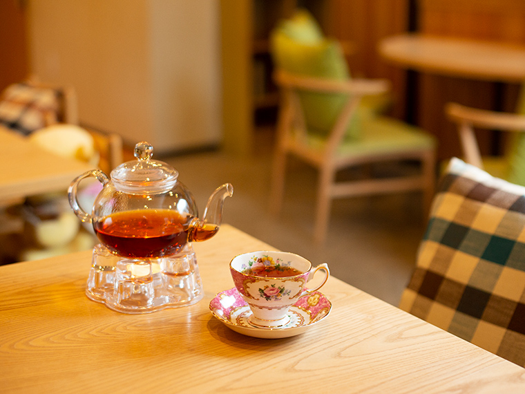 《美咲町／凜香》豊かな香りとコクに心安らぐ、週末限定の紅茶専門カフェ。