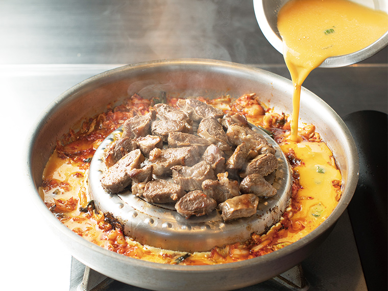 《KOREAN食堂　YUPA》低カロリーな肉をがっつり味わう！夜の人気メニューがランチに登場。