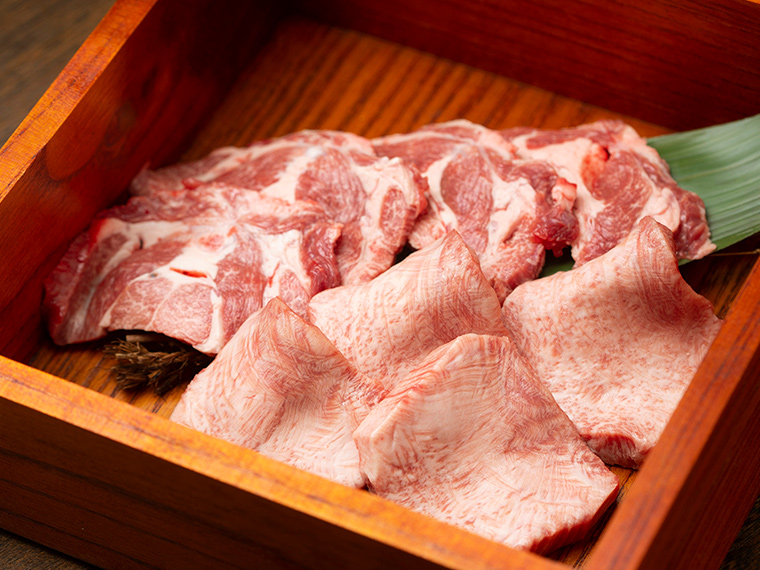 《千祥。》焼肉上級者からも絶大な人気を誇る『焼肉 千祥。』奥田本町店では、土・日曜、祝日限定でランチも登場。