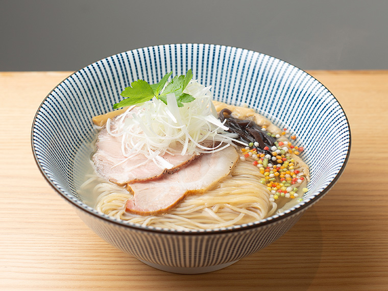 《岡山市／ぐり虎》人気店が新たに挑戦する、和食材のうま味を凝縮した「鯛塩らーめん」。