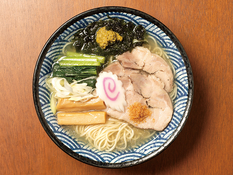 《麺酒　一照庵 hanare エブリィOkanaka津高店》全国から厳選した食材で作る、3種類の鶏中華そばを楽しもう。