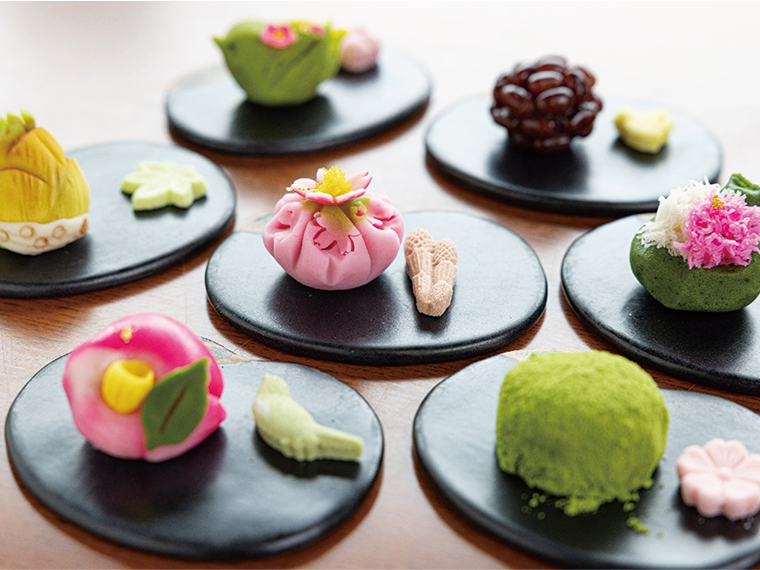 《島根県／喫茶きはる》松江城天守と日本庭園を眺めながら、芸術品のような上生菓子を味わう。