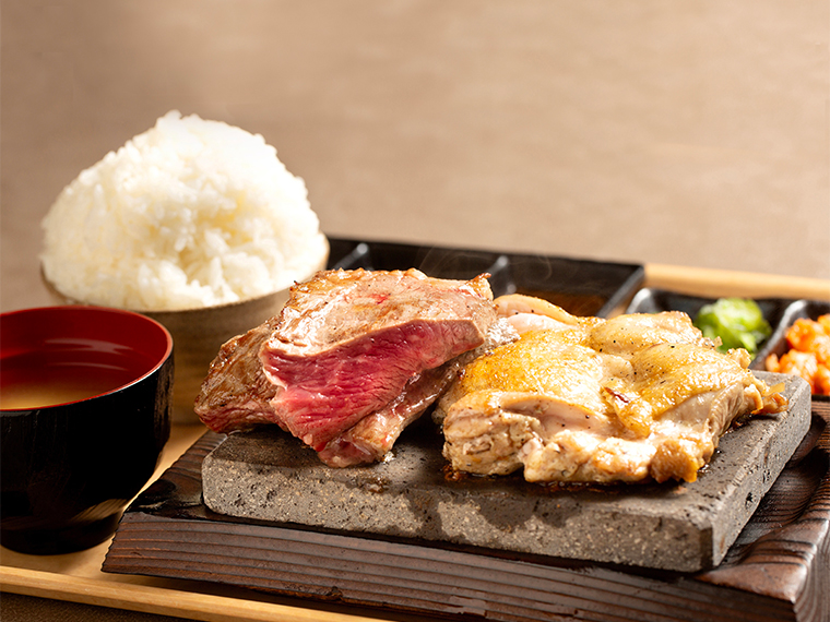 《ステーキ食堂  ワンダーステーキ笹沖》1100円で本格ステーキを堪能。圧倒的コスパとボリューム感！  