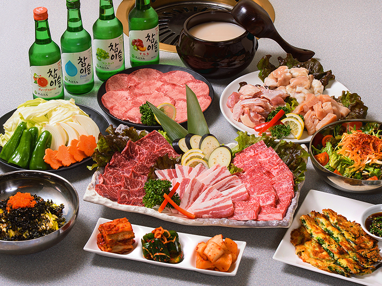 《しっとら（焼肉） 江並店》焼肉＆韓国料理が楽しめる、ボリューム満点の新年会コースが登場。【PR】