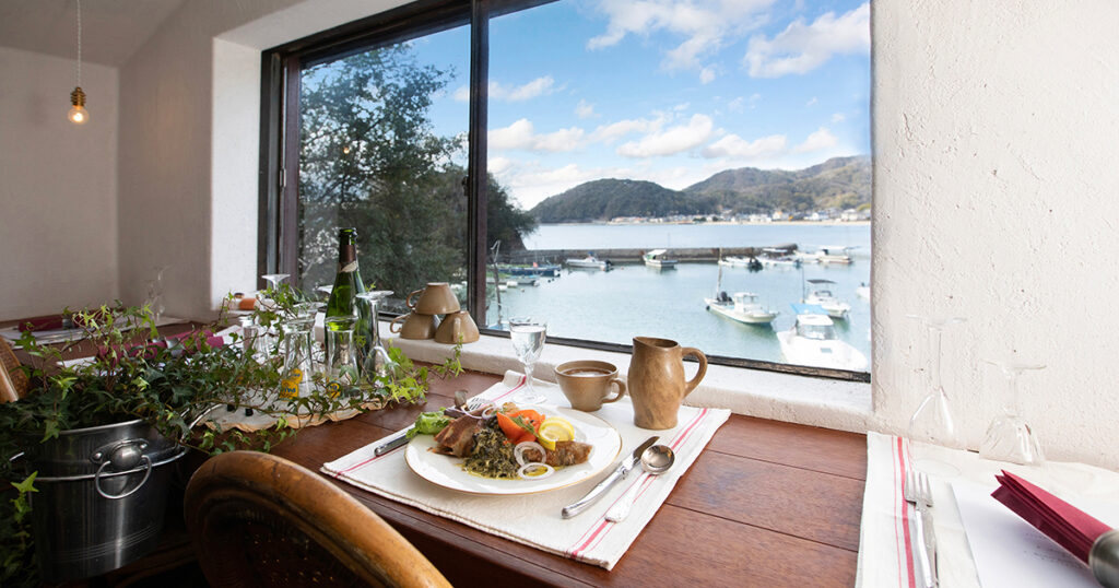 Les Dix-Sept Bateaux》海辺の店で、本格ガレット＆クレープを堪能して