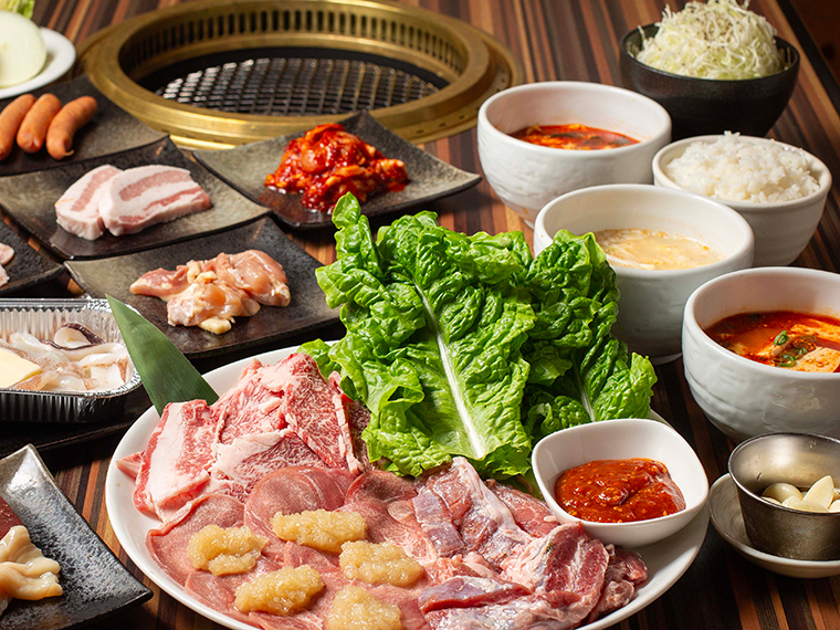 《元祖備前焼肉たんみ屋》韓国で人気の焼肉料理が食べ放題で新登場！　備前焼で焼いた厳選肉を韓流で堪能しよう。【PR】
