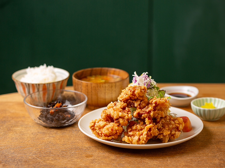 《キッチンほりぐち》店主の工夫と心意気が詰まった、デカ盛りなのに食べやすい定食。