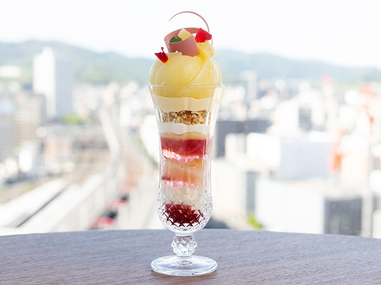 《岡山市北区／ルミエール》7月登場！　岡山産白桃を贅沢に使用したホテルの「本気スウィーツ」。【PR】
