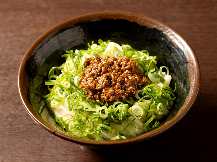 《備前市／むらさき 備前店》バリエ豊富なうどんと総菜の数々。地域に愛されて約35年のうどん店。【PR】