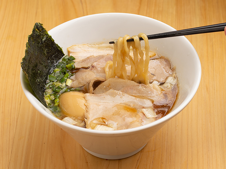 《岡山市北区／らーめん彩遊記》6月オープン！ 「多重層スープ」が自慢のラーメン店。
