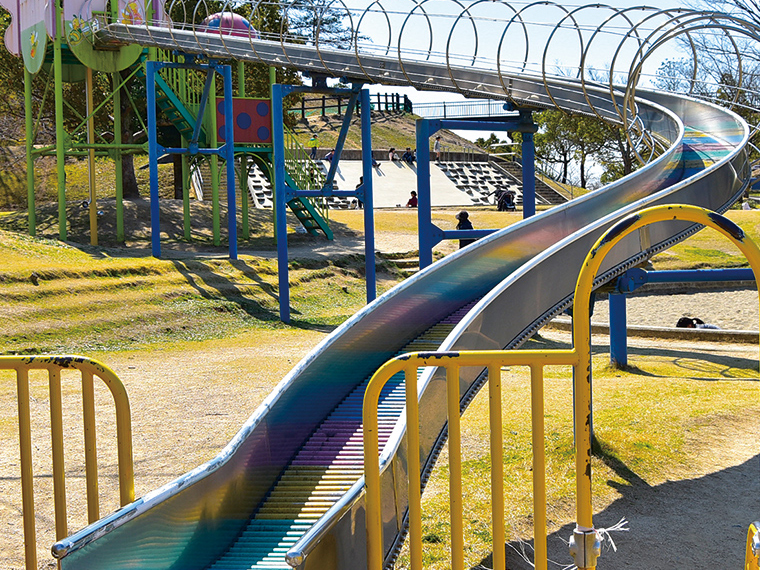 《ローラーすべり台のある公園》岡山県南の4スポットを紹介！ 