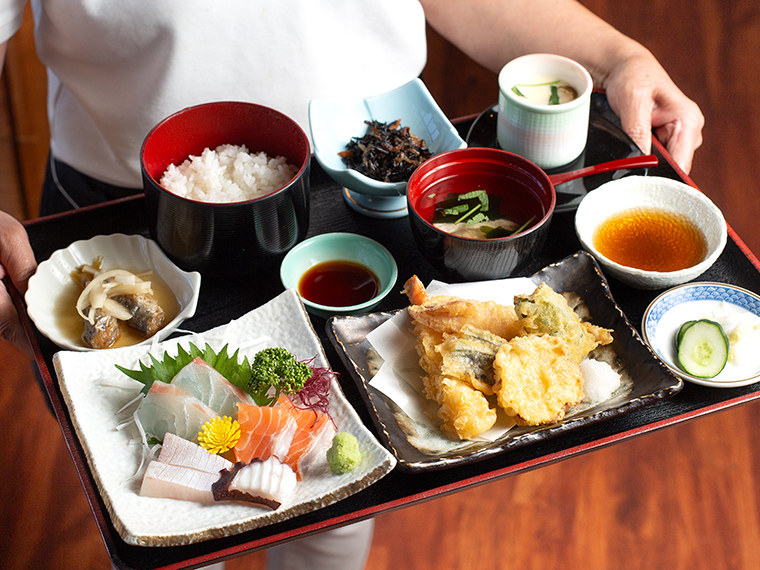 《備前市／秀吉》新鮮な旬の魚介をお刺身＆天ぷら定食で味わう。