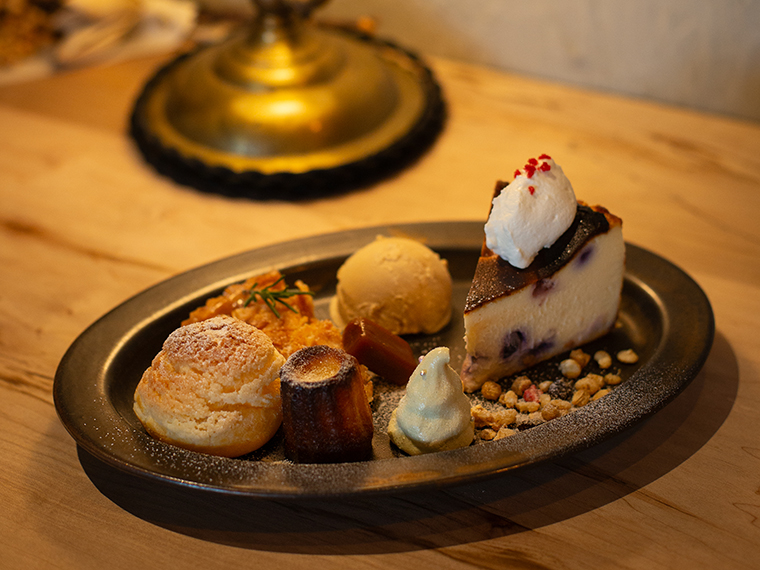 《岡山市北区／BARBA COFFEE》絵になる空間で味わう、バスクチーズケーキが人気のカフェ。 