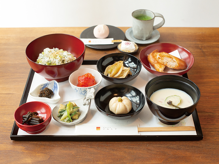 廣榮堂 中納言本店 茶房 ひねもす