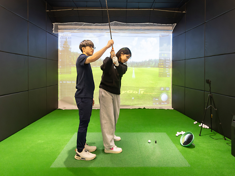 Horse One Golf studio